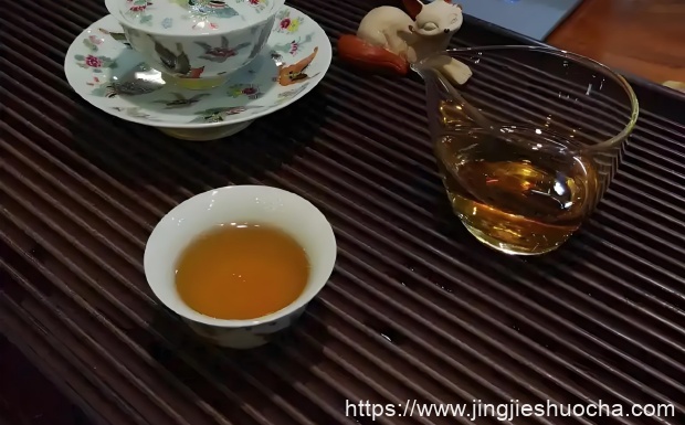 什么是双龙银针茶.jpg